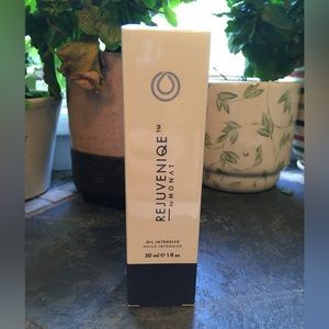 MONAT rejuvenique oil intensive.
